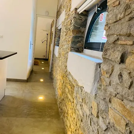 Apartment 45bb
